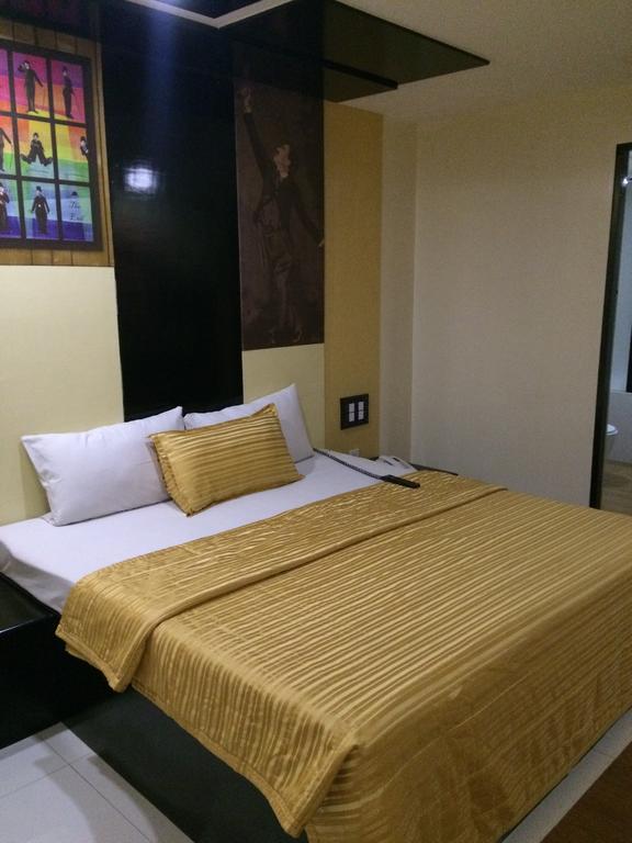 Icon Hotel Timog Quezon City Esterno foto